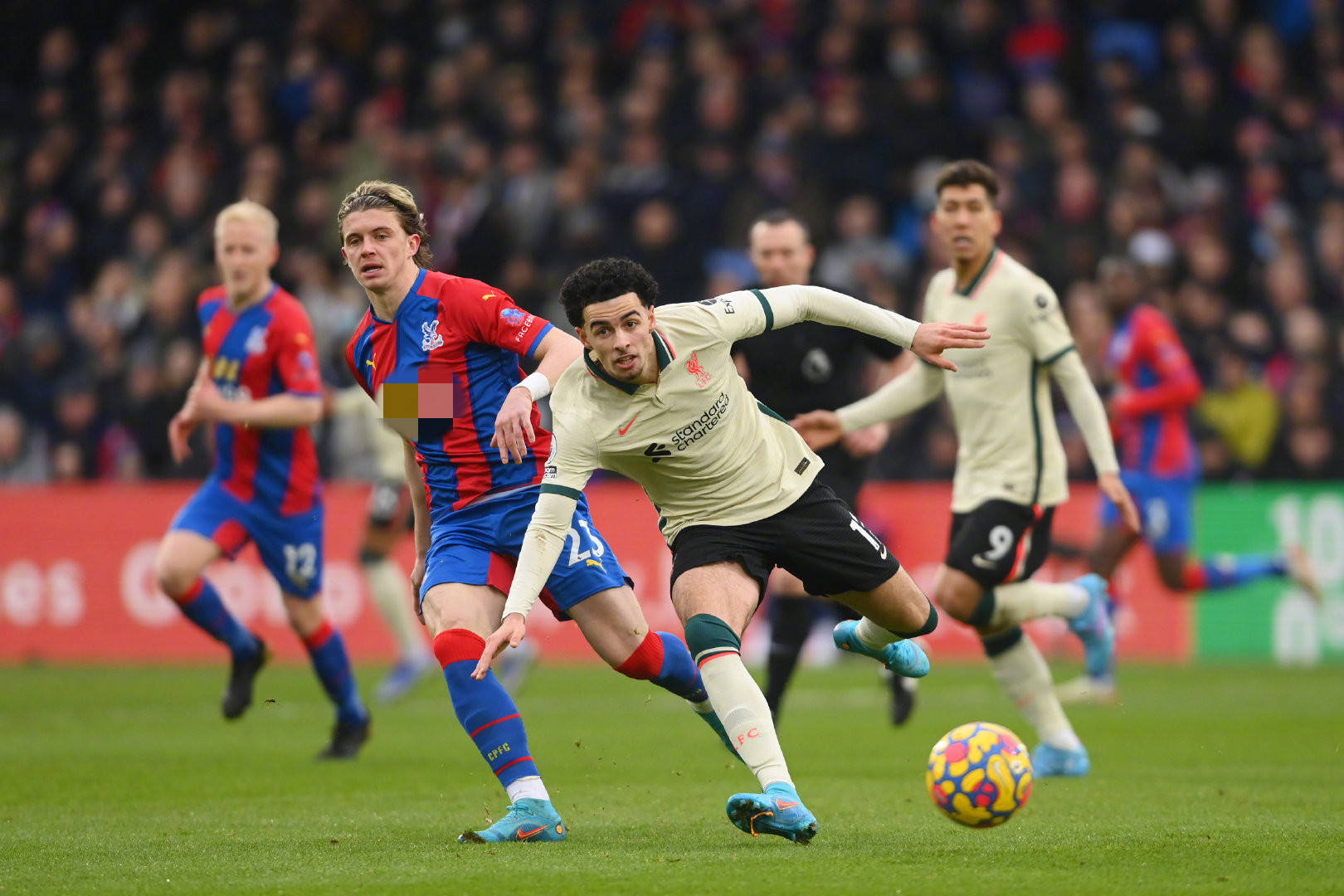 赛场上崭露 赛场上崭露